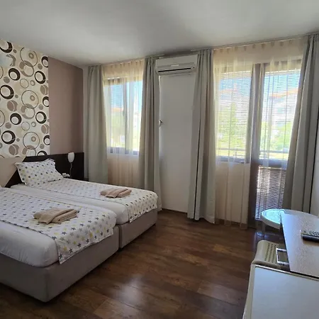 Estreya Gæstehus 3*